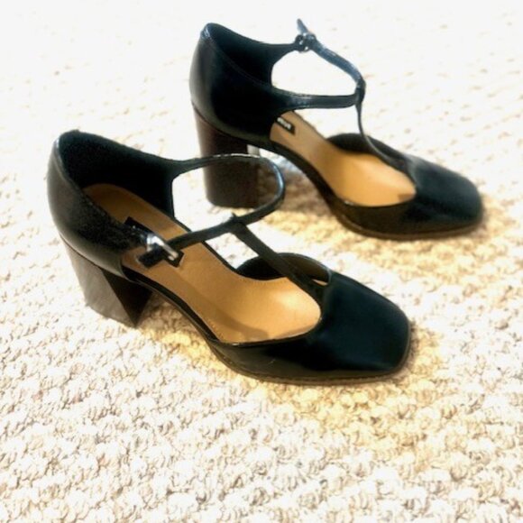 Nine West Heels - Picture 1 of 4